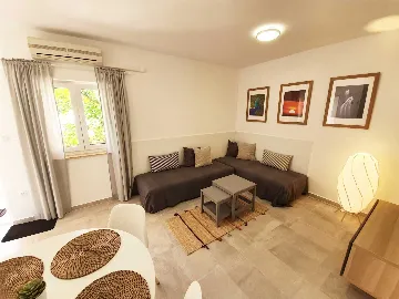 1-Bedroom Apartment with Balcony in Mali Lošinj