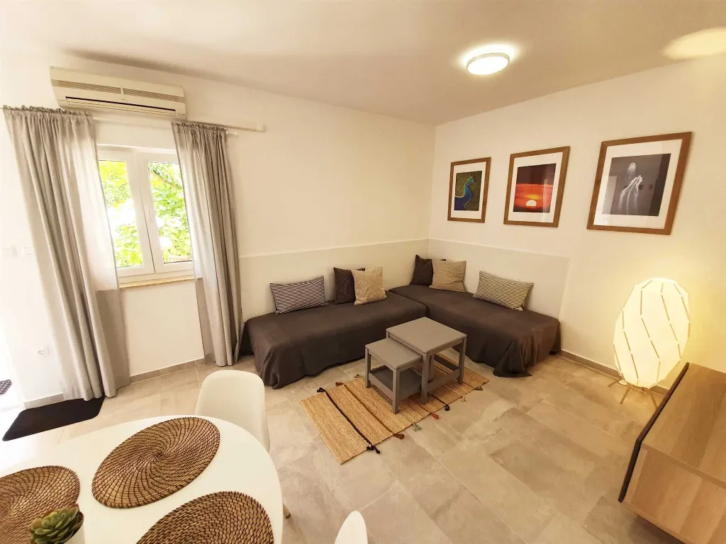 1-Bedroom Apartment with Balcony in Mali Lošinj