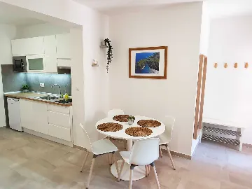 1-Bedroom Apartment with Balcony in Mali Lošinj