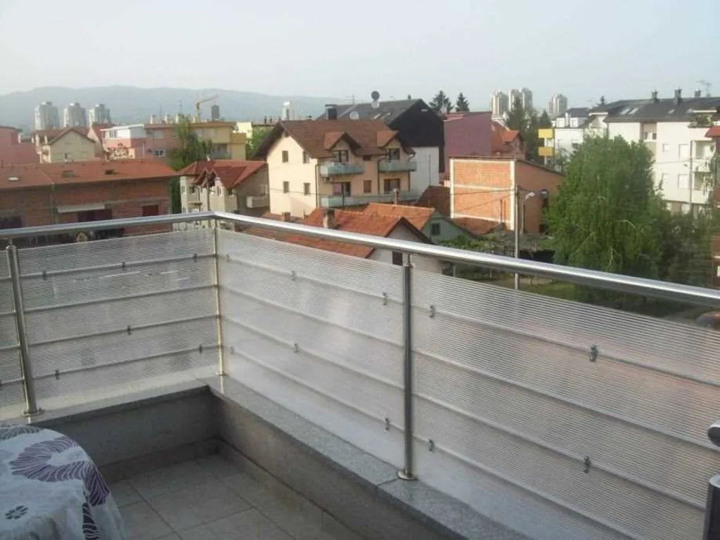 Apartman*** s parkingom Kajzerica
