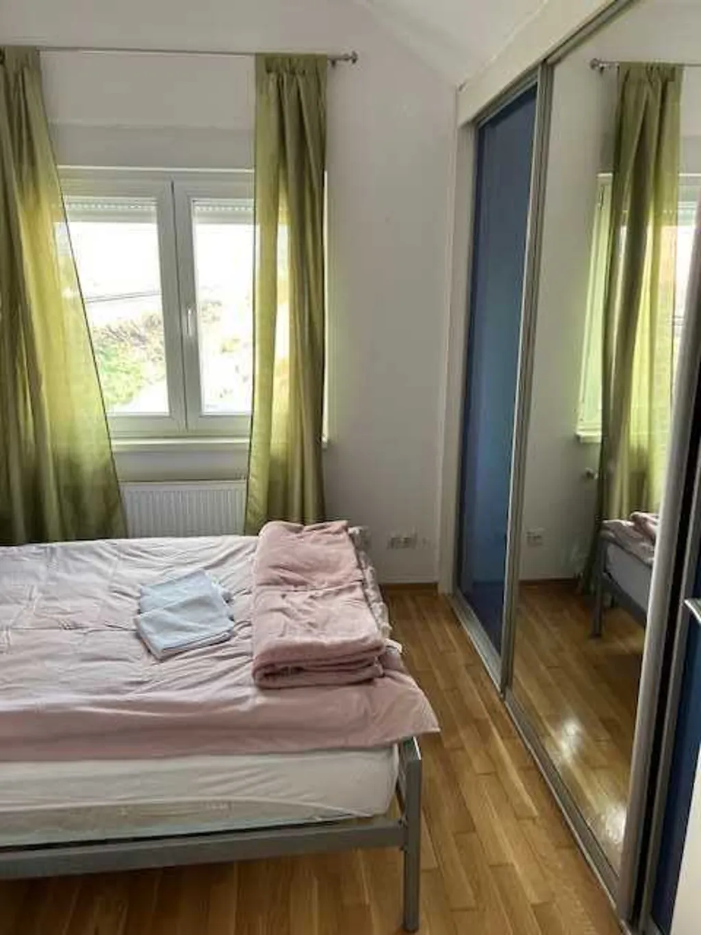 Apartman*** s parkingom Kajzerica