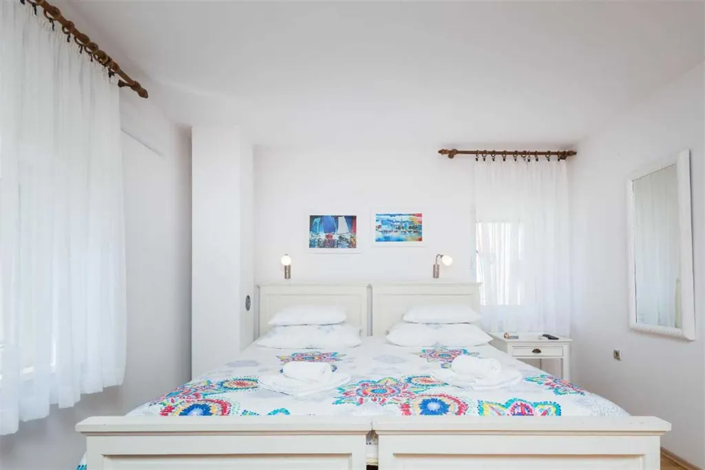 The apartment has everything you need for a pleasant stay.