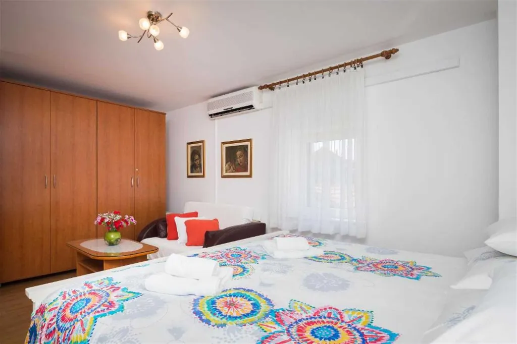 The apartment has everything you need for a pleasant stay.