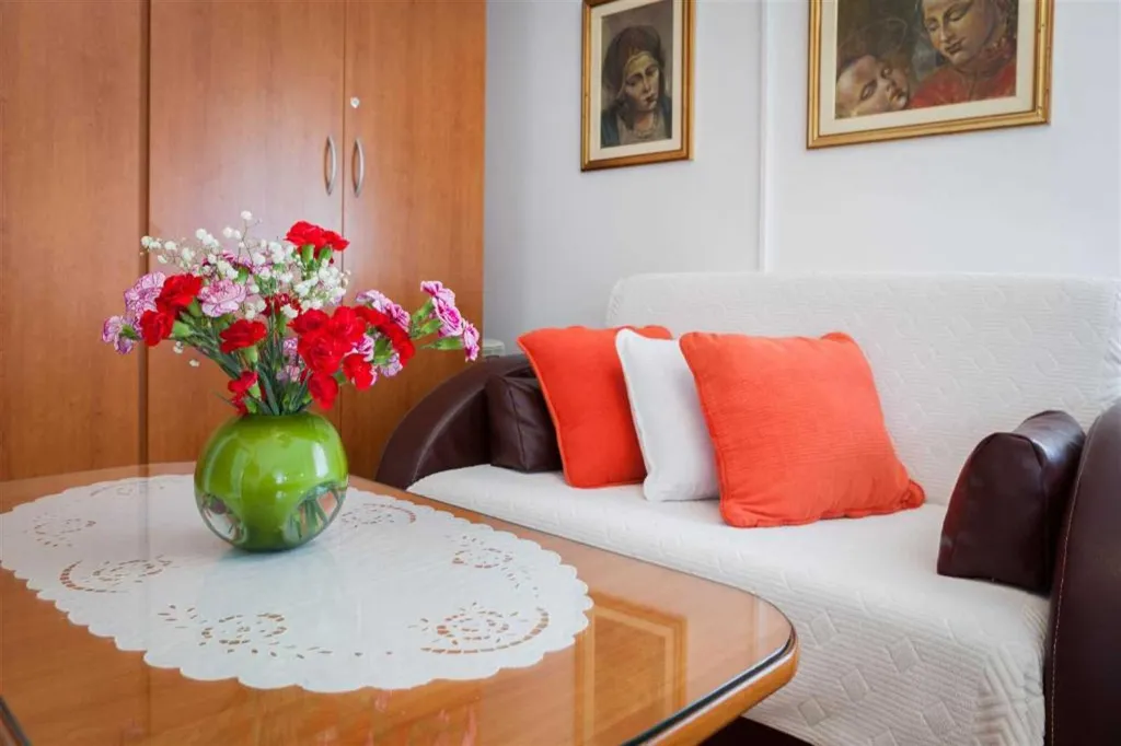 The apartment has everything you need for a pleasant stay.