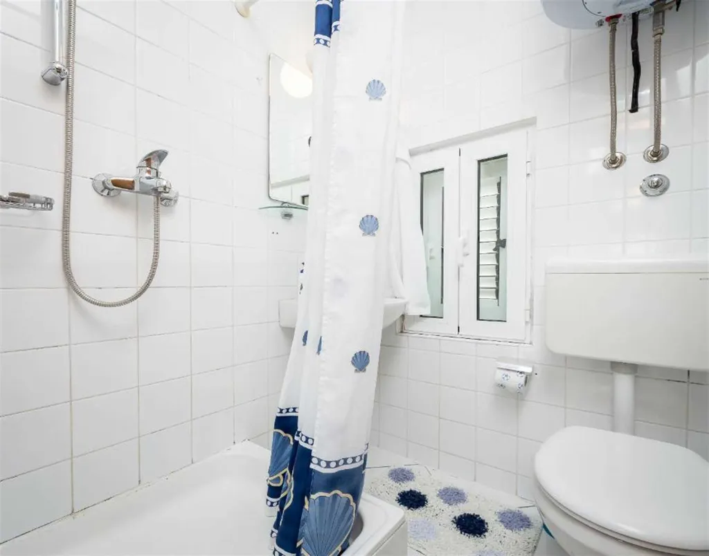 The apartment has everything you need for a pleasant stay.