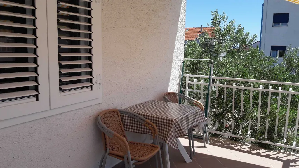 APARTMENT 2 2+2