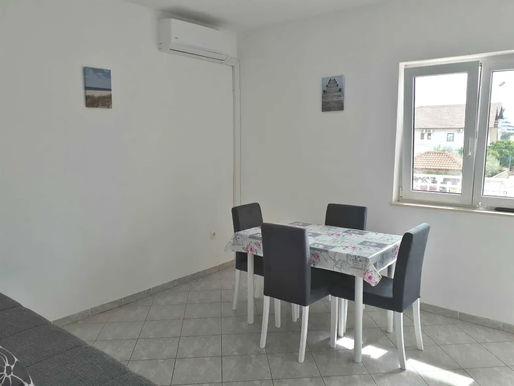 APARTMENT 2 2+2