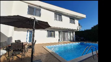 Rovinj Villa for 8 Guests with Parking