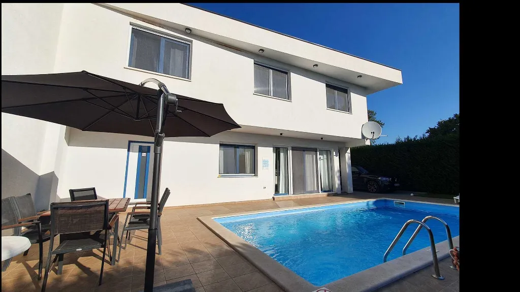 Rovinj Villa for 8 Guests with Parking