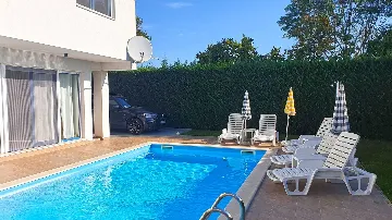 Rovinj Villa for 8 Guests with Parking