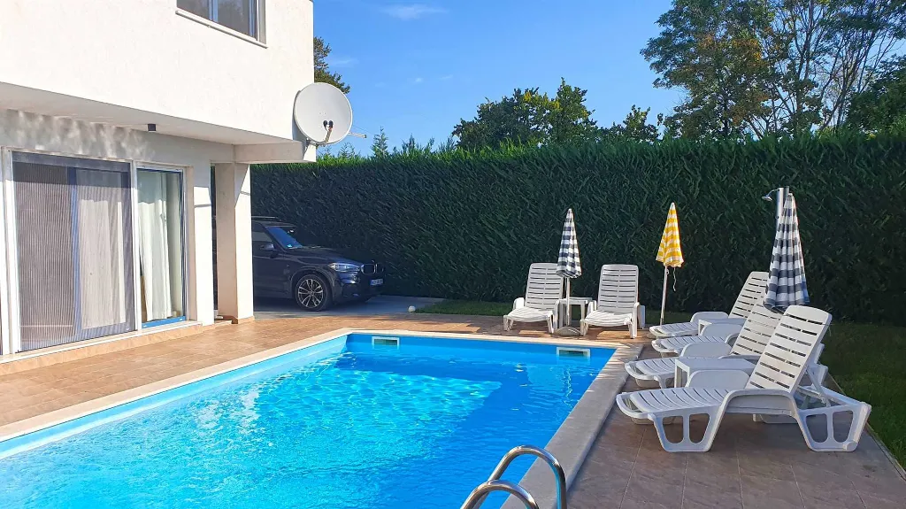 Rovinj Villa for 8 Guests with Parking