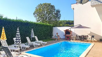 Rovinj Villa for 8 Guests with Parking