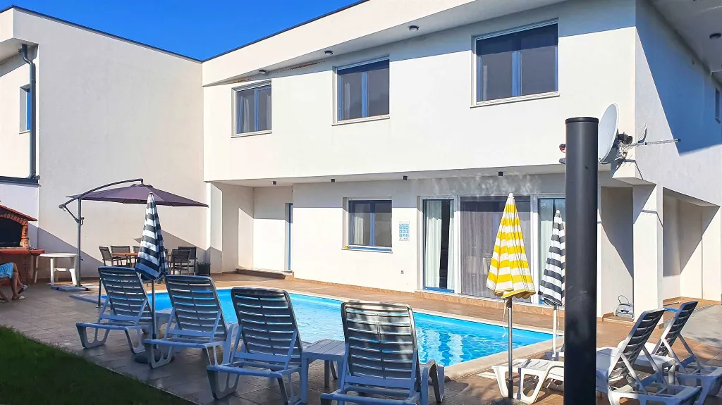 Rovinj Villa for 8 Guests with Parking