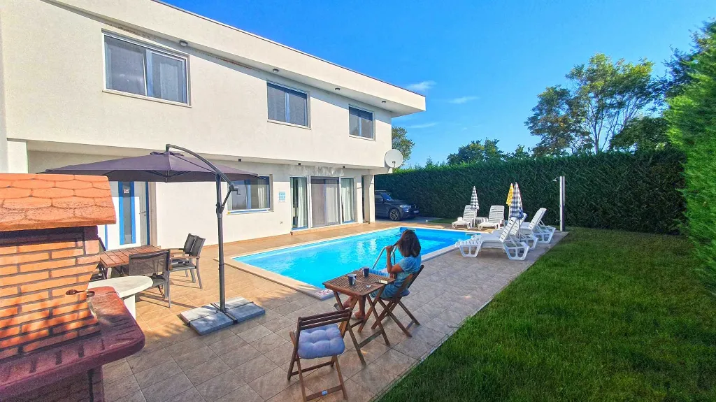 Rovinj Villa for 8 Guests with Parking
