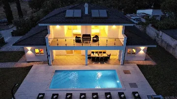 4-Bedroom Villa in Vodnjan with Private Pool