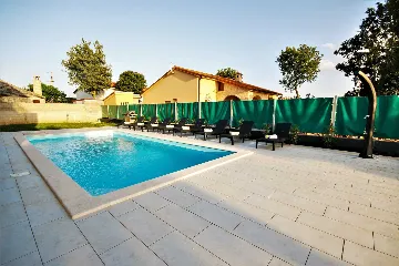 4-Bedroom Villa in Vodnjan with Private Pool
