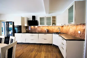 4-Bedroom Villa in Vodnjan with Private Pool