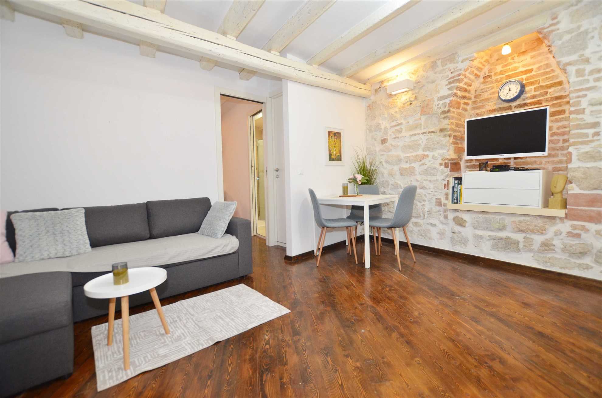 Pisinium Old Town Apartment