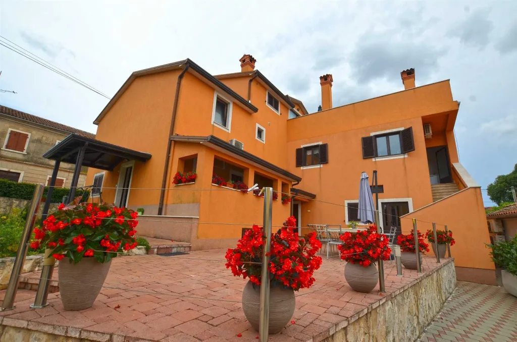 3-Bedroom Apartment in Rovinj for Up to 6