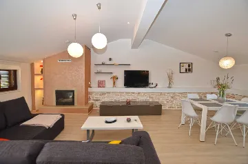 3-Bedroom Apartment in Rovinj for Up to 6