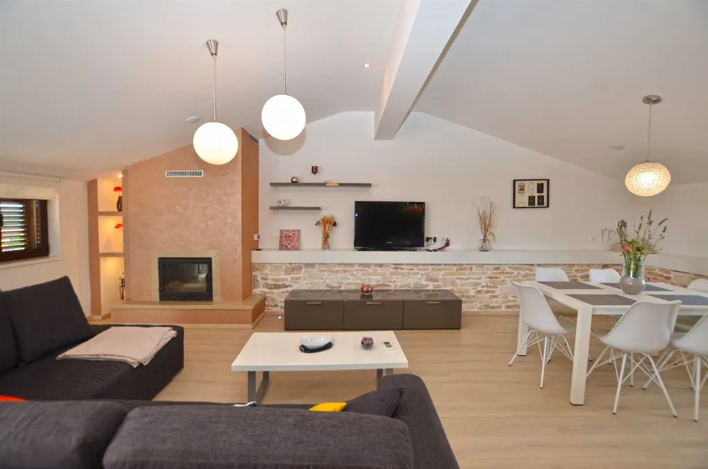 3-Bedroom Apartment in Rovinj for Up to 6