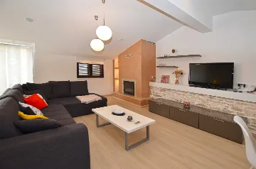 3-Bedroom Apartment in Rovinj for Up to 6