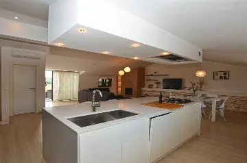 3-Bedroom Apartment in Rovinj for Up to 6