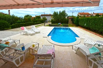 5-Bedroom Villa with Private Pool in Barban