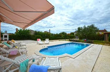 5-Bedroom Villa with Private Pool in Barban