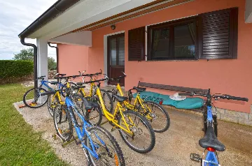 5-Bedroom Villa with Private Pool in Barban