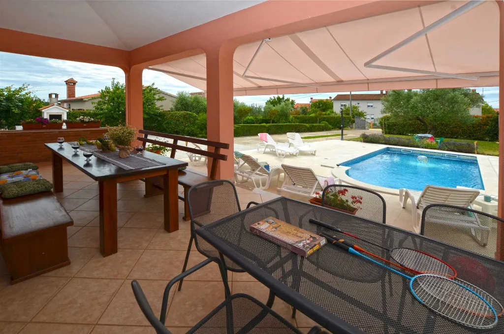 5-Bedroom Villa with Private Pool in Barban