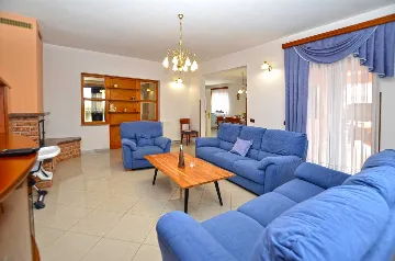 5-Bedroom Villa with Private Pool in Barban