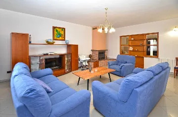 5-Bedroom Villa with Private Pool in Barban