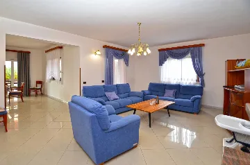 5-Bedroom Villa with Private Pool in Barban