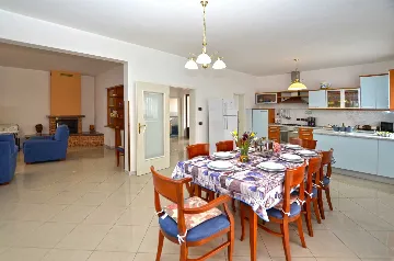 5-Bedroom Villa with Private Pool in Barban