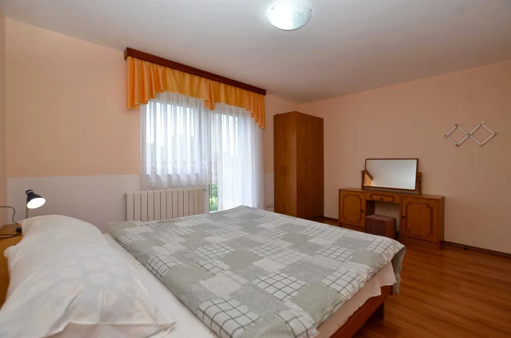5-Bedroom Villa with Private Pool in Barban
