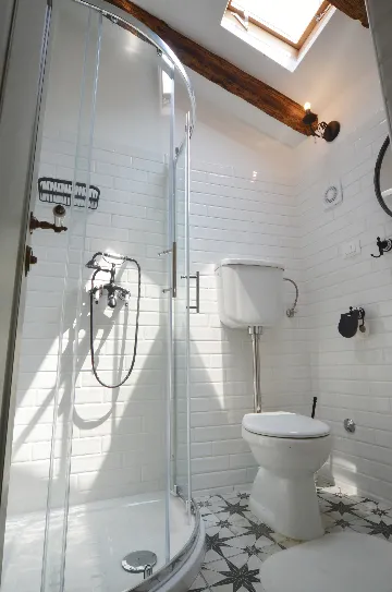 Sea-Facing Rovinj Apartment for 4 Guests