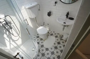 Sea-Facing Rovinj Apartment for 4 Guests