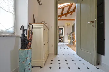 Sea-Facing Rovinj Apartment for 4 Guests