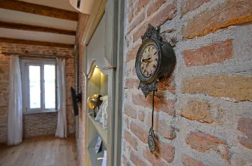 Sea-Facing Rovinj Apartment for 4 Guests