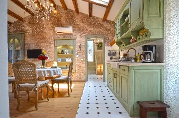 Sea-Facing Rovinj Apartment for 4 Guests