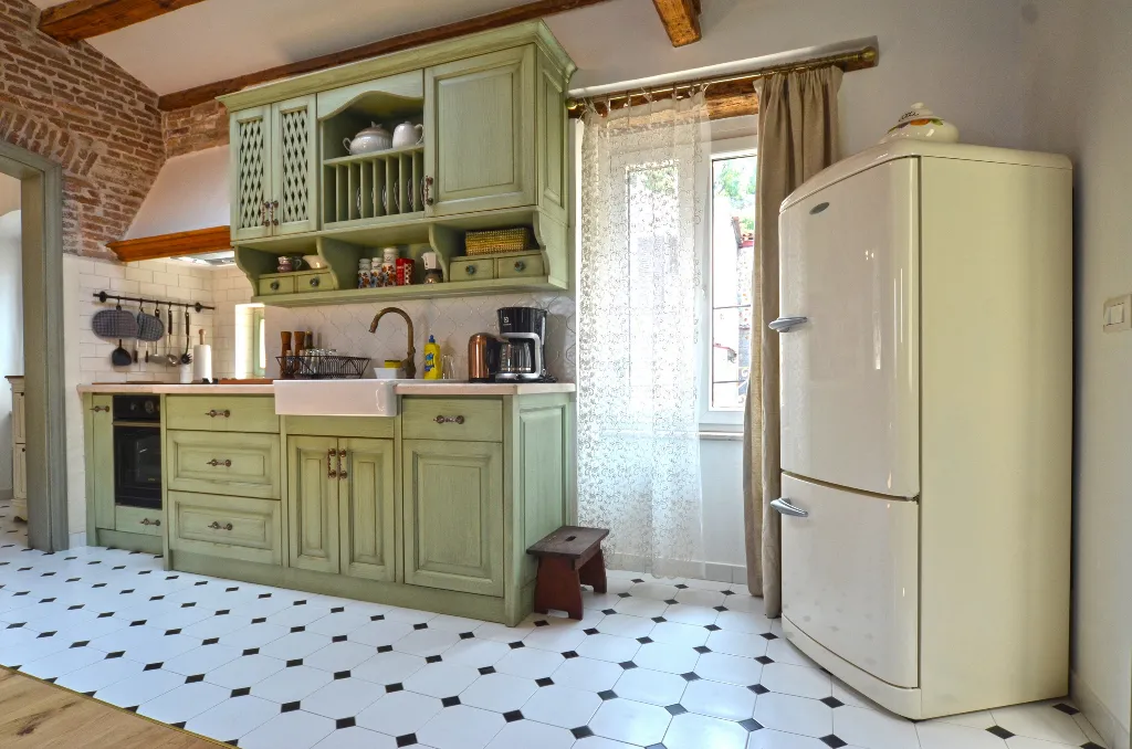 Sea-Facing Rovinj Apartment for 4 Guests