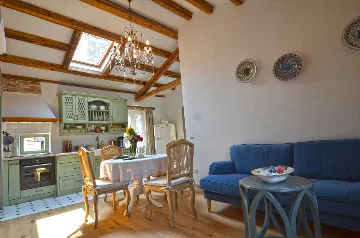 Sea-Facing Rovinj Apartment for 4 Guests