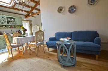 Sea-Facing Rovinj Apartment for 4 Guests