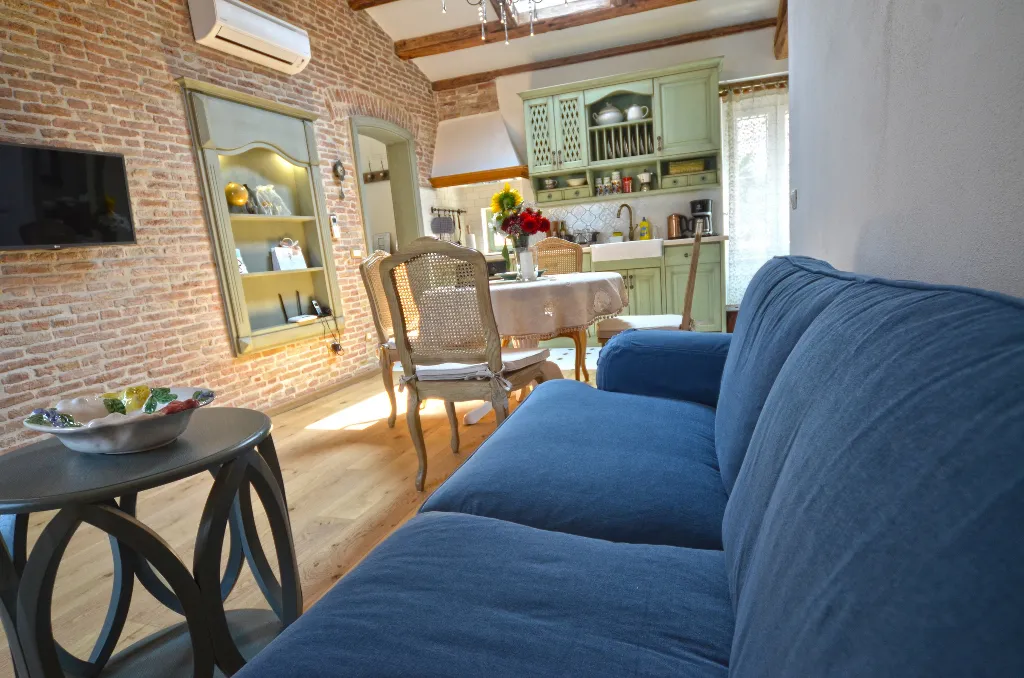 Sea-Facing Rovinj Apartment for 4 Guests