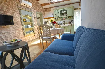 Sea-Facing Rovinj Apartment for 4 Guests