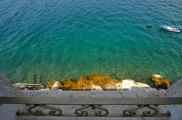 Sea-Facing Rovinj Apartment for 4 Guests