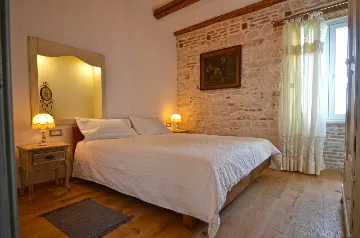 Sea-Facing Rovinj Apartment for 4 Guests