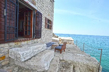 Rovinj Old Town One-Bedroom Apartment for 4