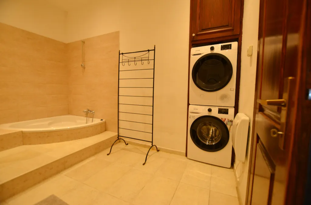 Rovinj Old Town One-Bedroom Apartment for 4